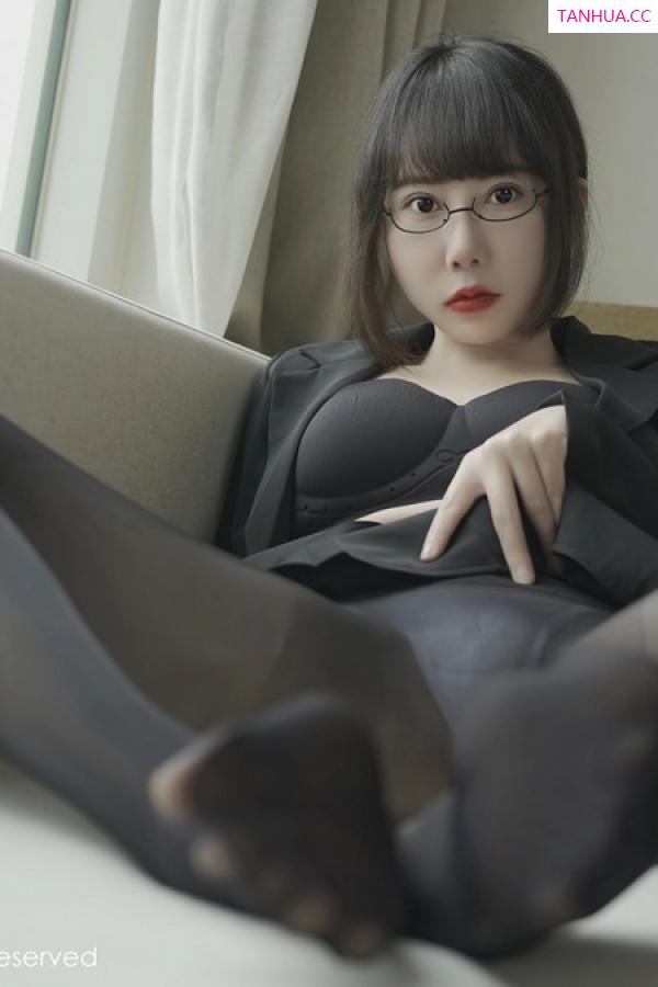   [XiuRen]高清写真图 2023.04.25 No.6629 夏馨瑶 新人黑丝第35张图片